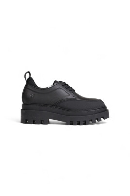 laceup-flatform-shoes-collection-composition