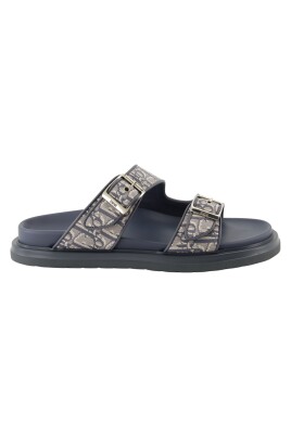 trykt-laerred-sandaler-kollektion-2024
