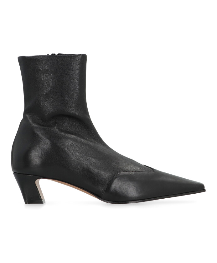 bottines-en-cuir-avec-bout-carre