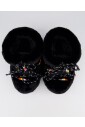 bottes-basses-en-fausse-fourrure-et-perles