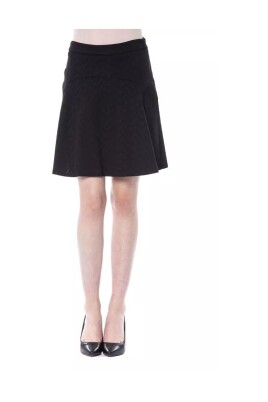 black-tube-skirt-versatile-fashion-piece