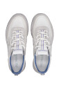 baskets-blanches-en-maille-et-daim