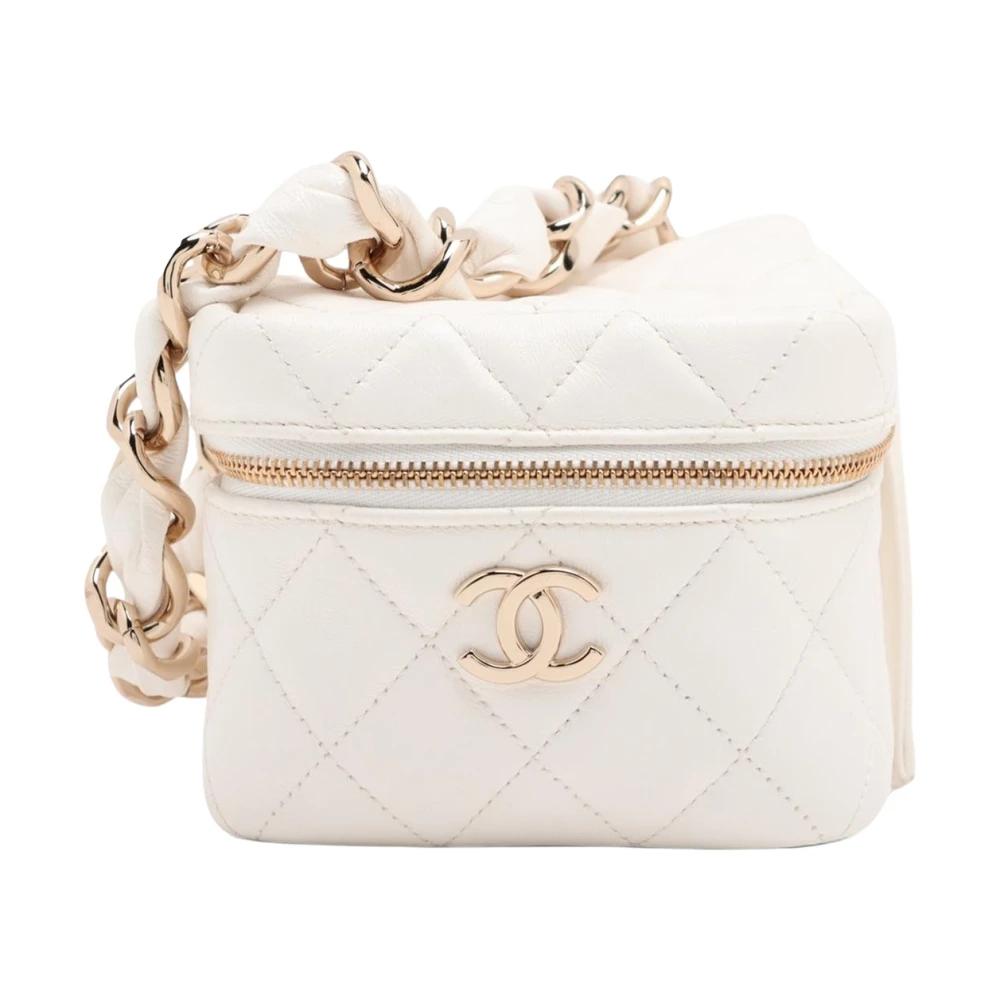 Chanel Vintage Women's White Pre-Owned Quilted Vanity Bag