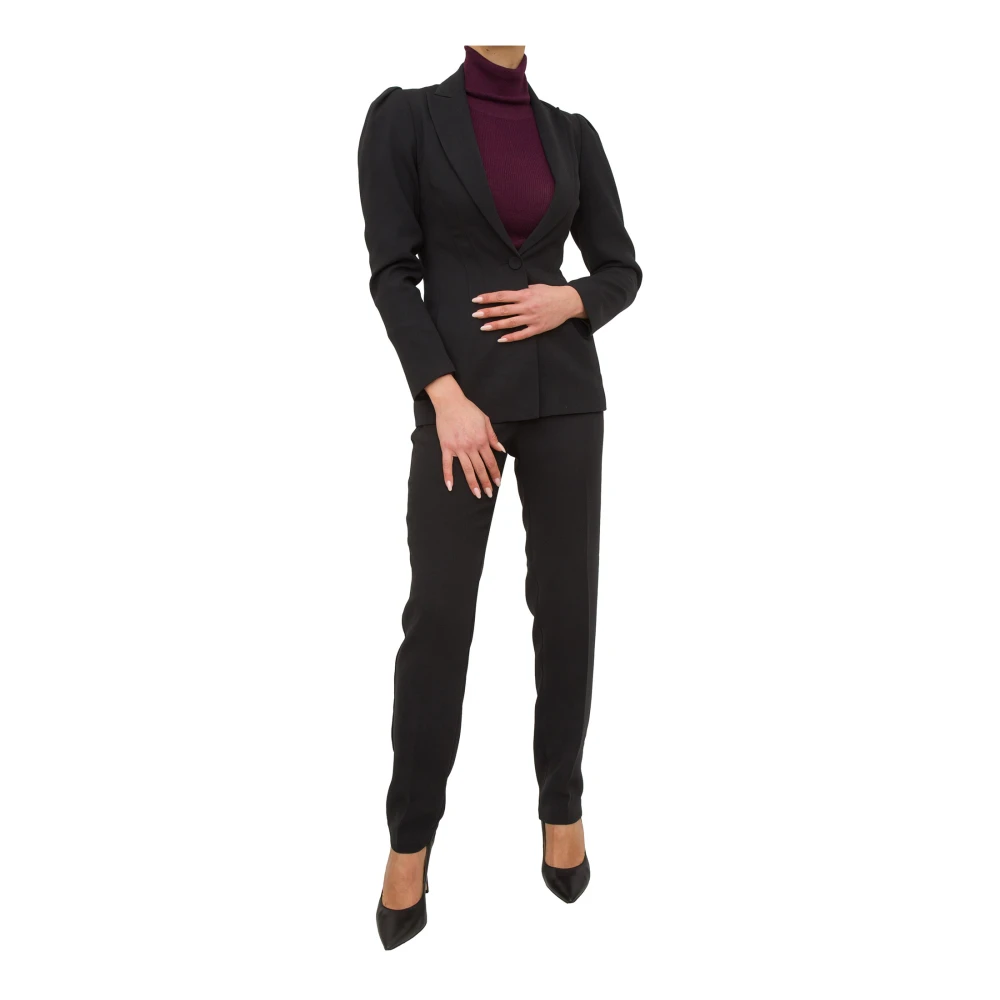 Nenette Zwarte Vloeibare Crepe Moda Jas Black Dames