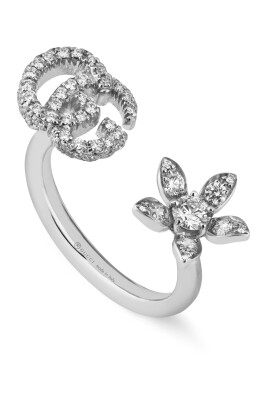 flora-ring-i-18kt-hvidguld-og-diamanter