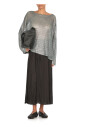 pull-en-lin-bleu-avec-motif-perfore