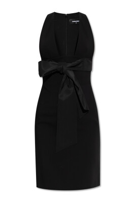 robe-avec-decoratif