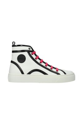 sneakers-en-cuir-beige-avec-logo