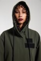 impermeable-mat-avec-devant-en-v