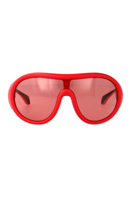 stylish-sunglasses-with-cloche-design