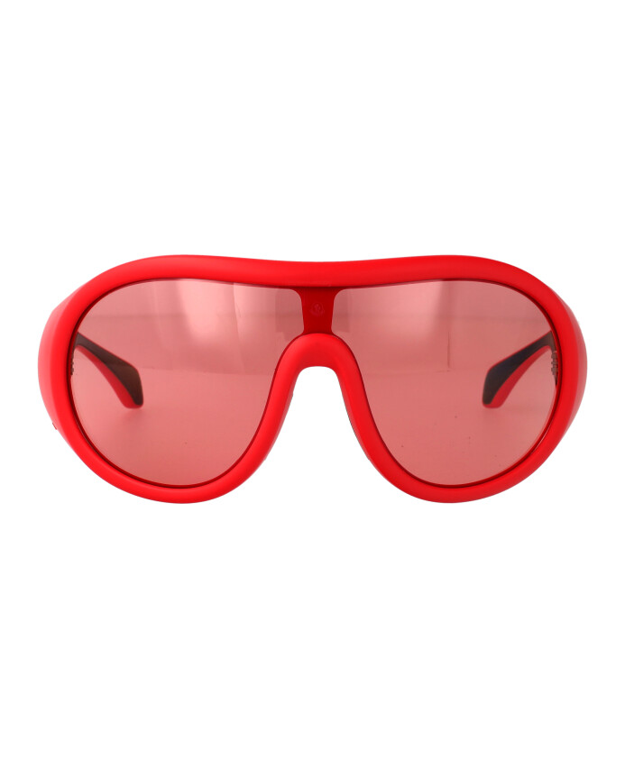 lunettes-de-soleil-elegantes-avec-design-cloche