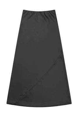 Elegant Svart Kjole med Skrå Sømmer