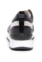 chaussures-en-cuir-noir-avec-details-argentes