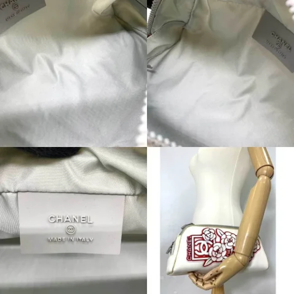 Chanel Vintage Pre-owned Canvas clutches White Dames