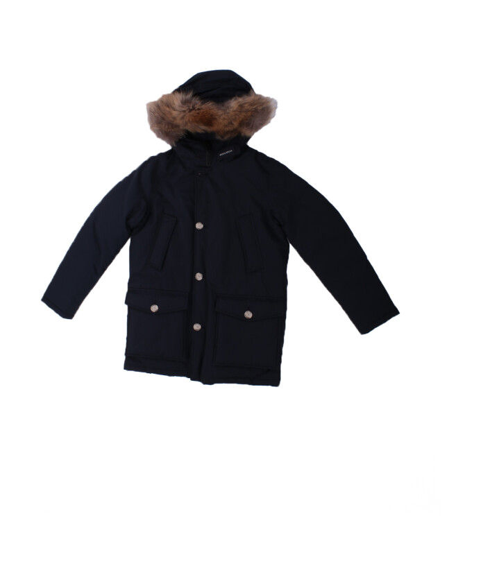 manteau-a-capuche-bleu-avec-bordure-en-fourrure