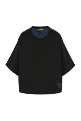 loose-fitting-t-shirt