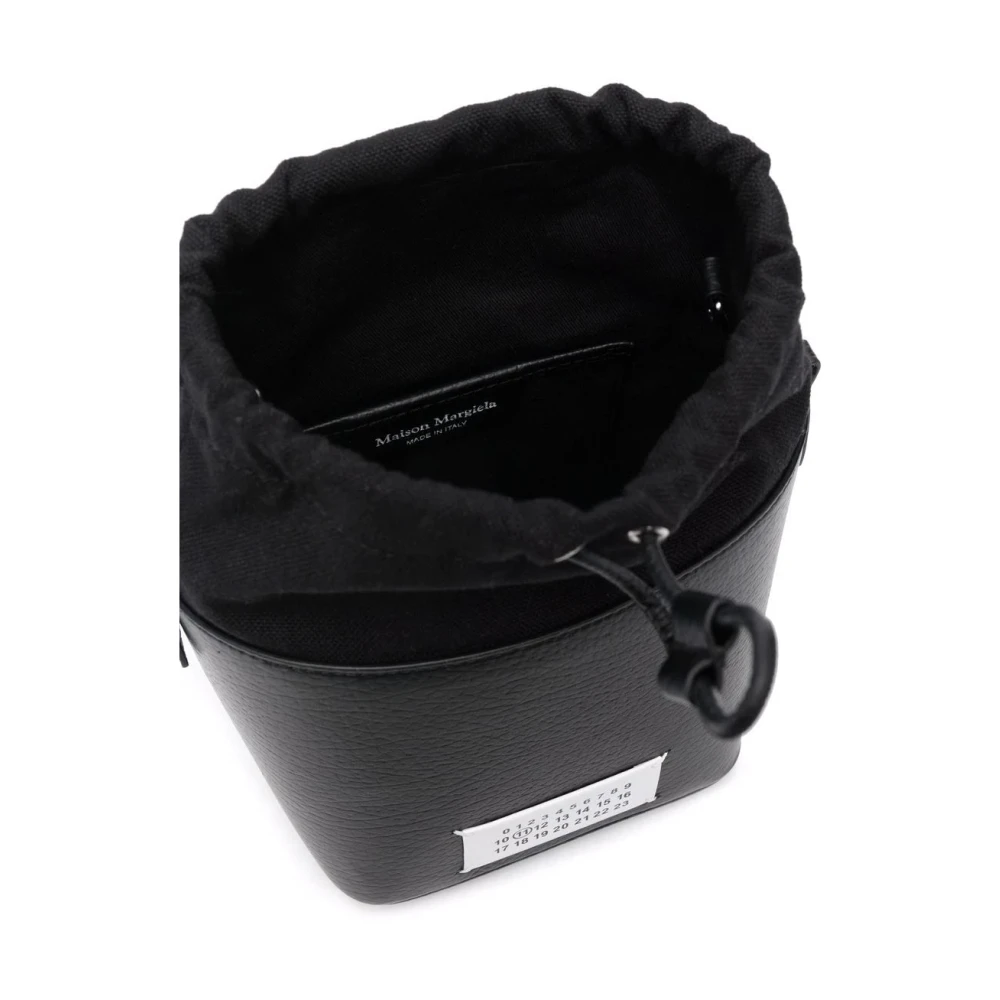 Maison Margiela Zwarte 5AC Bucket Tas met Ketting Schouderband Black Dames