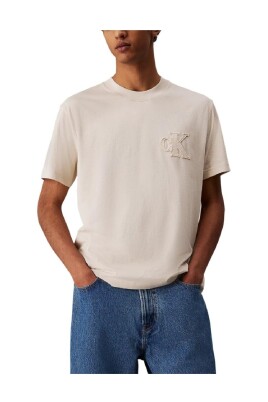 modern-elegance-applique-t-shirt