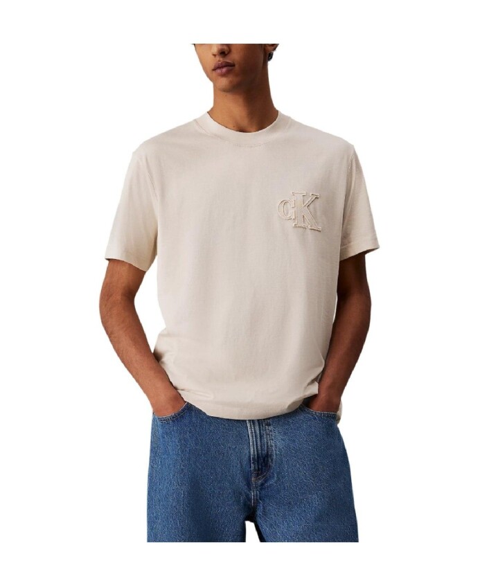 modern-elegance-applique-t-shirt