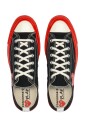 baskets-basses-en-toile-noire-semelle-rouge