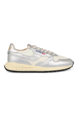 sneakers-basses-en-cuir-contrastant