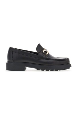 black-flat-shoes-with-gancini-detailing