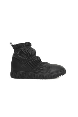 winter-leather-boots-rubber-sole