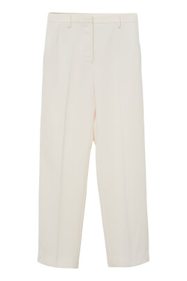 pantalon-elegant-en-gabardine-a-jambe-droite