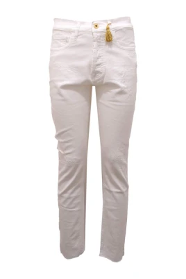 Jeans med slitningar och stentvätt