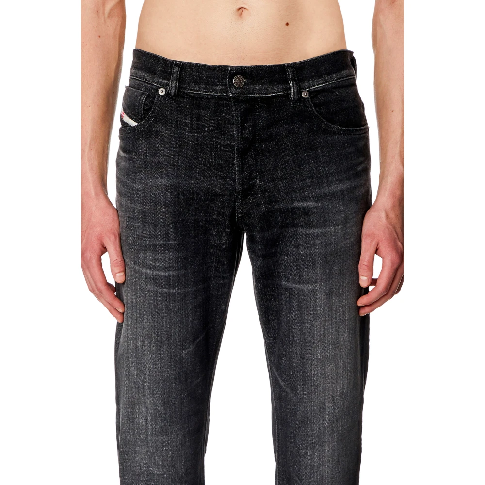 Diesel Straight Jeans 1995 D-Sark Black Heren