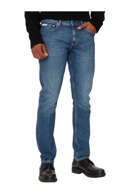 light-blue-zip-jeans-with-pockets