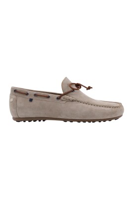 classic-leather-moccasin-shoe