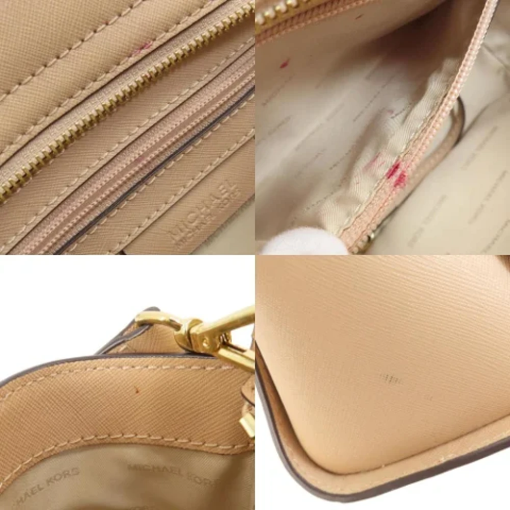 Michael Kors Pre-owned Plastic shoulder-bags Beige Dames
