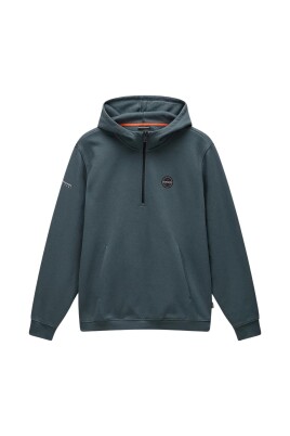 sweat-a-capuche-elegant-avec-detail-badge