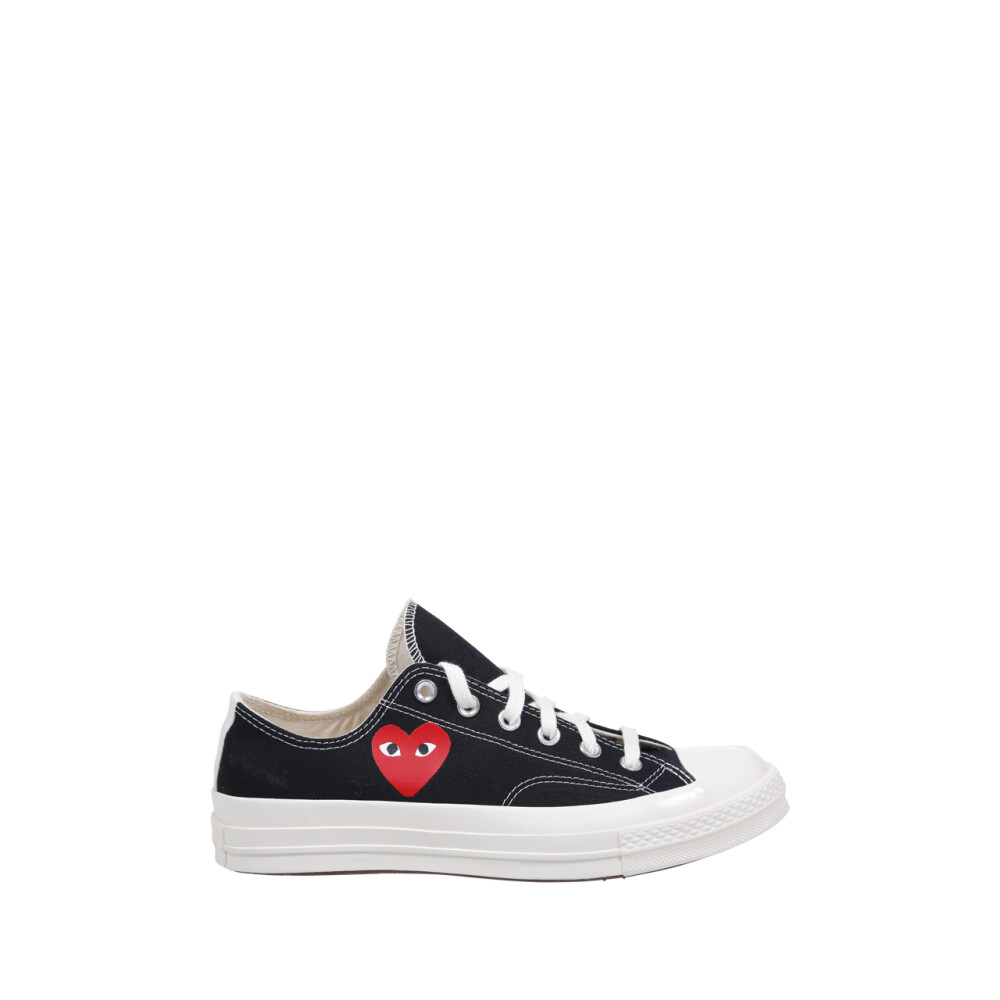 Kupuj kolekcje Comme des Garçons Play online na Showroom