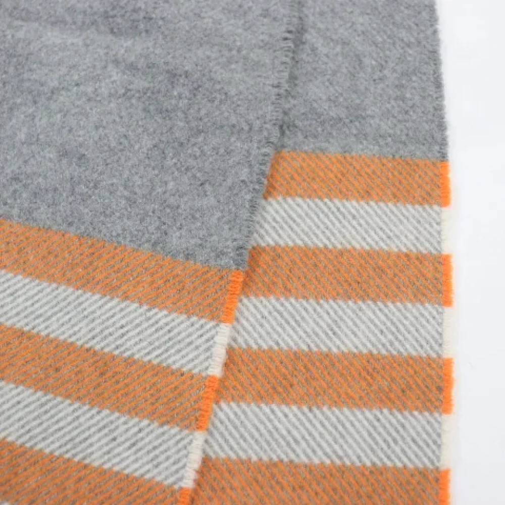 Hermès Vintage Pre-owned Fabric scarves Gray Heren