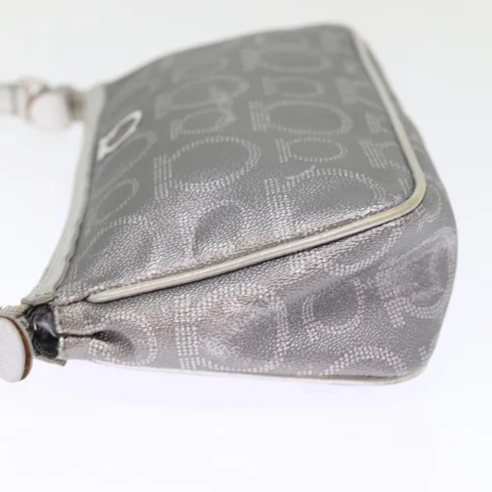 Salvatore Ferragamo Pre-owned Leather pouches Gray Dames