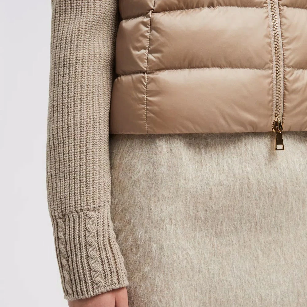 Moncler Gebreide Cardigan met Donsgevulde Voorkant Beige Dames