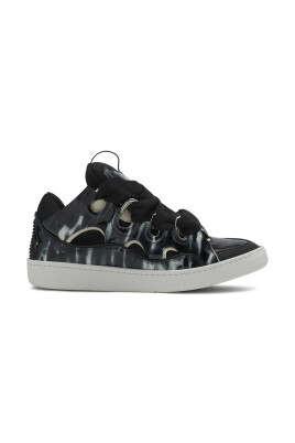 black-lace-up-sneaker-with-pull-tab