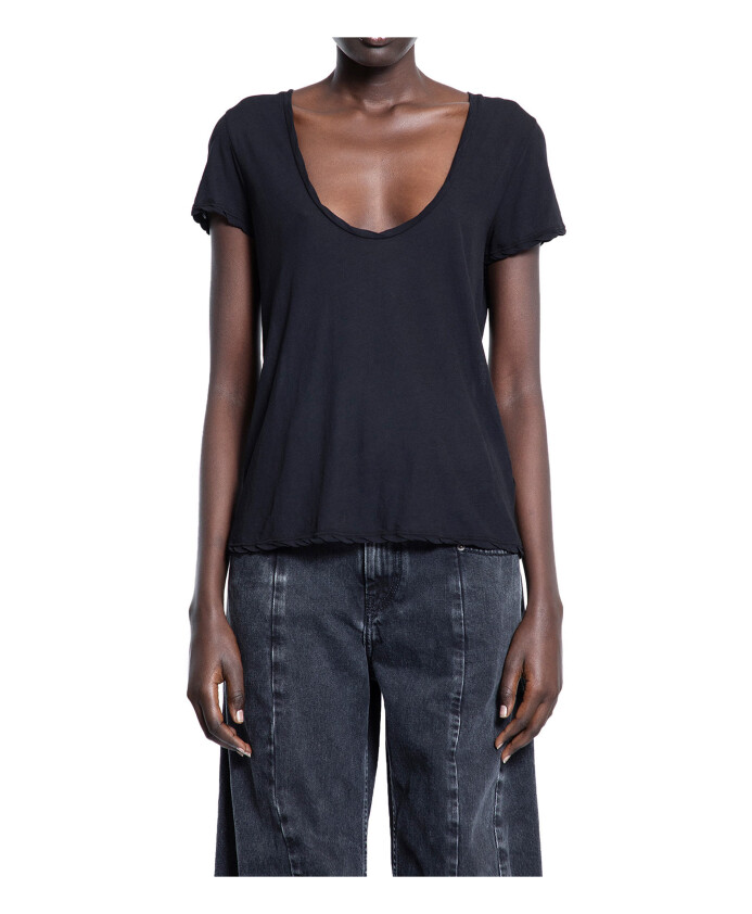tee-shirt-decontracte-en-coton-noir