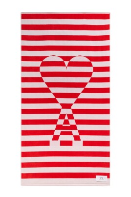 serviette-de-plage-rayee-avec-logo-coeur