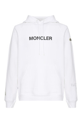 pull-blanc-avec-capuche-et-poches