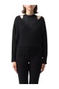 pull-noir-epaules-denudees