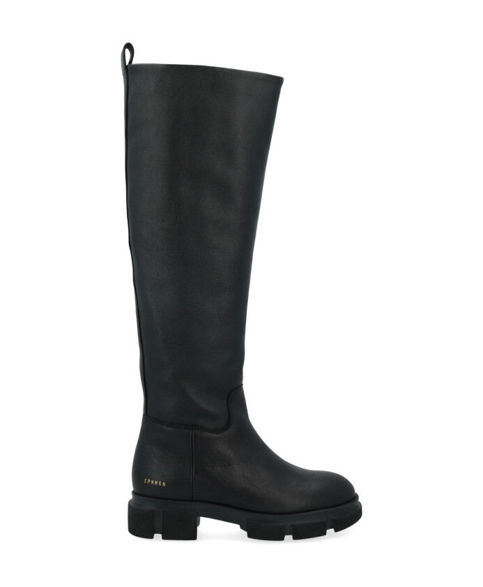 black-leather-woman-boot