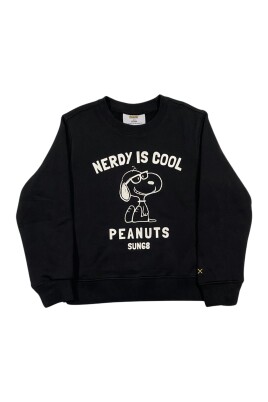 black-sweater-with-snoopy-print