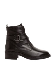 Black Casual Closed Booties