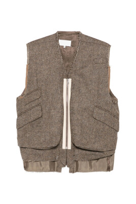 gilet-en-laine-marron-avec-bords-effiloches
