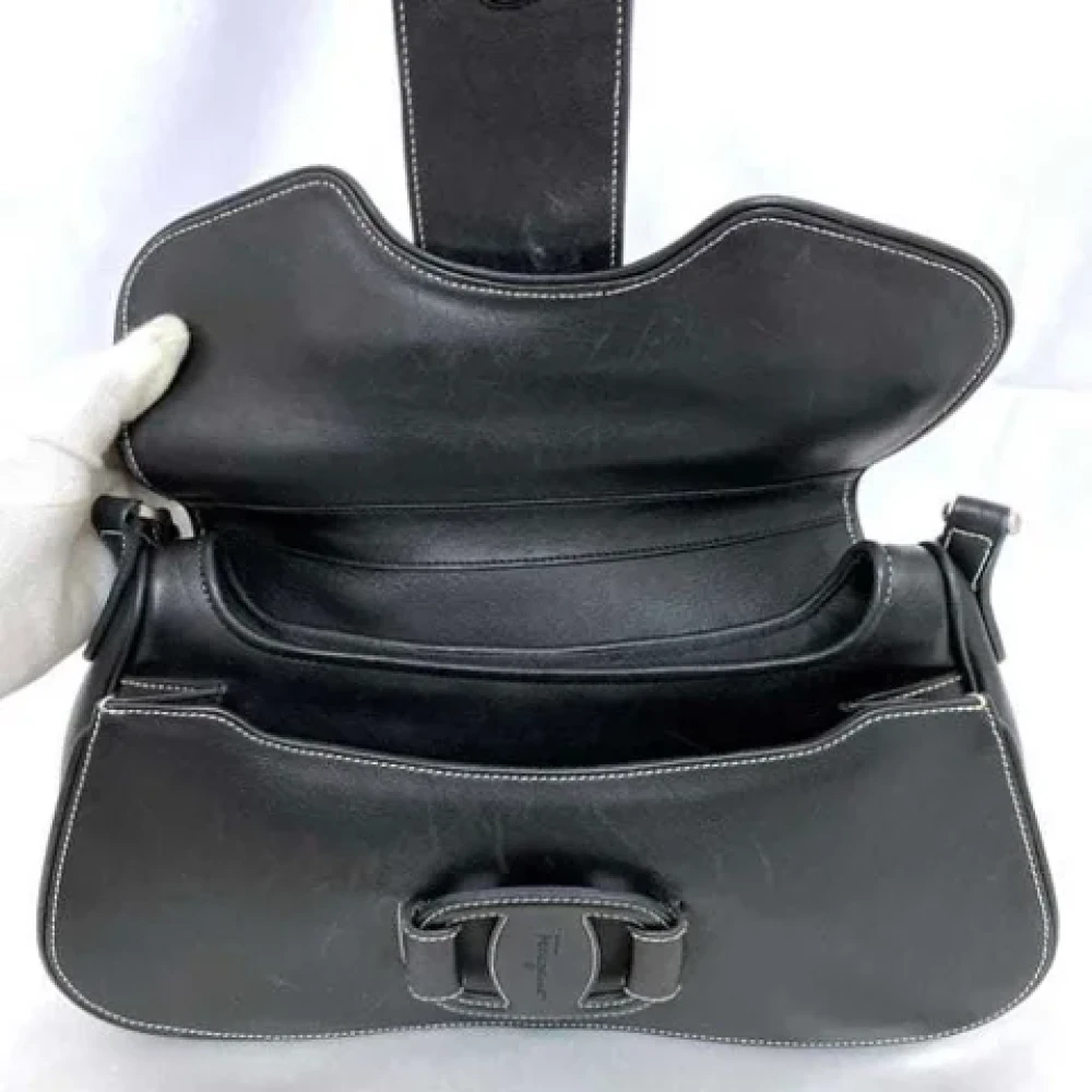 Salvatore Ferragamo Pre-owned Leather handbags Black Dames