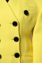 manteau-trench-jaune-a-double-boutonnage