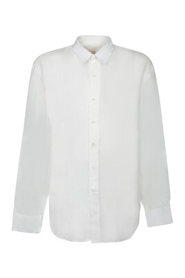 white-shirt-classic-collar-button-closure